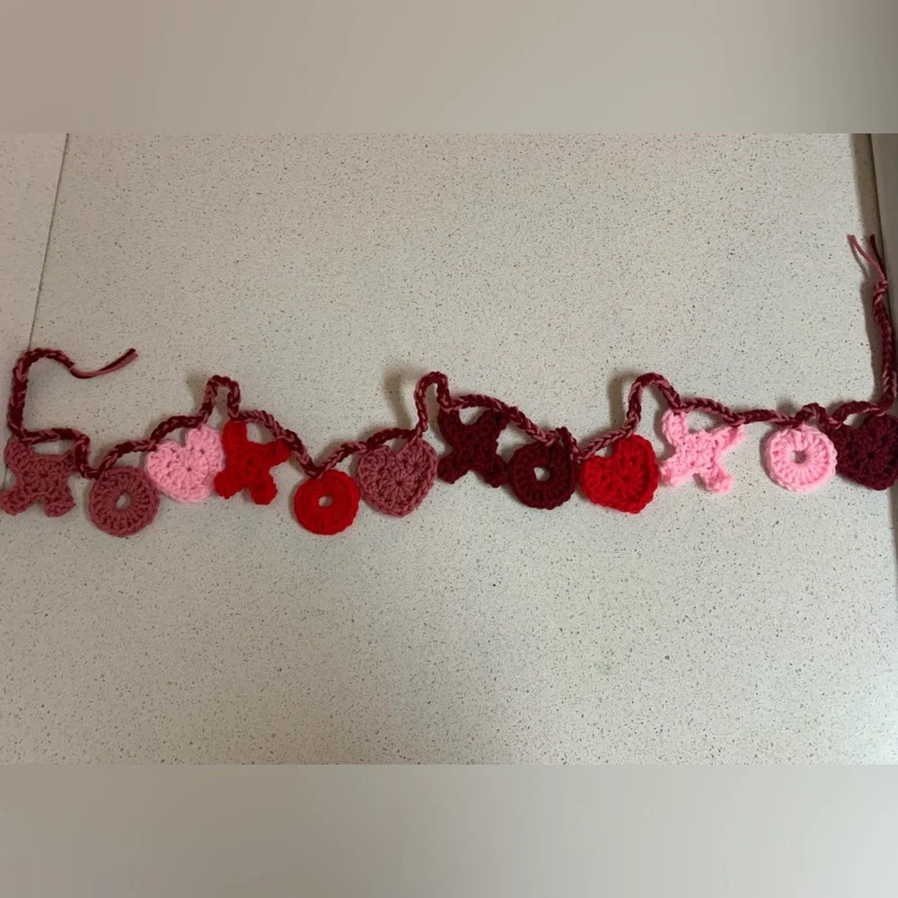 Valentines XOXO Hearts Garland New Handmade Crochet
